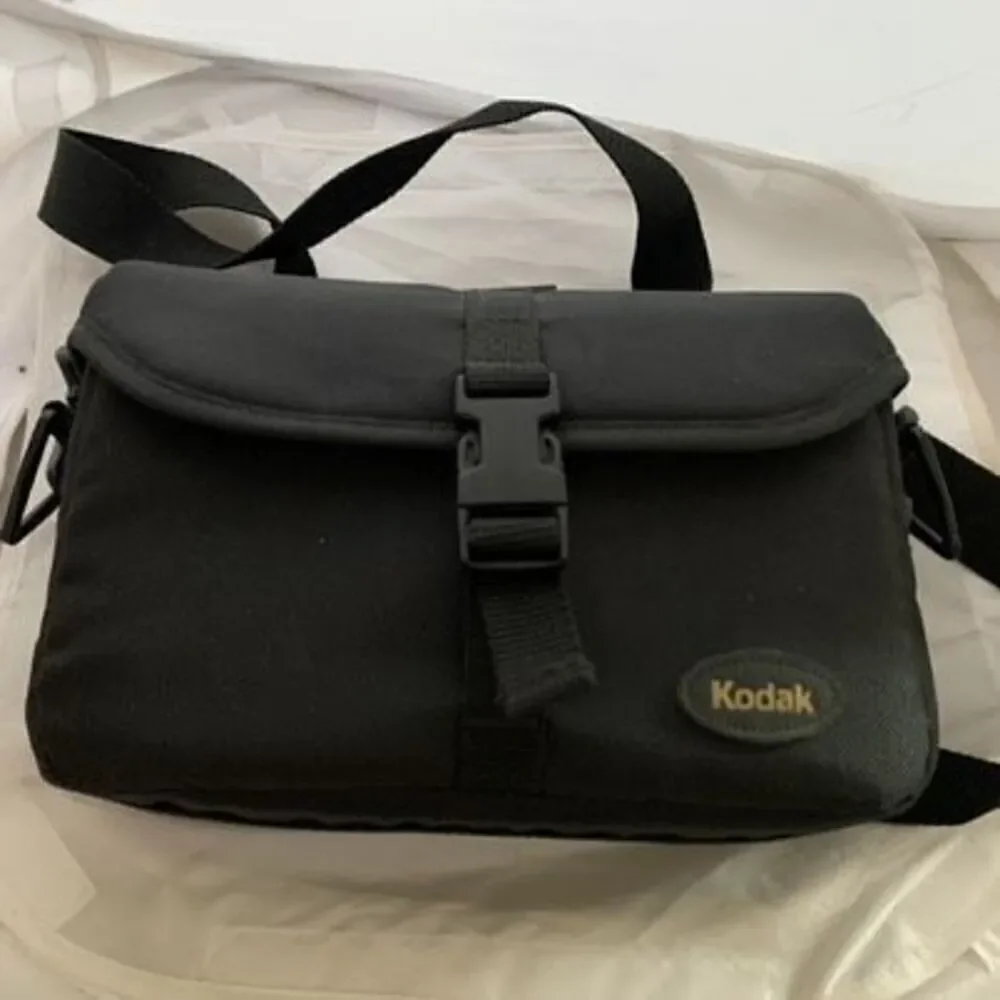 Kodak DC200 Digital Camera & Accessories *Not working*